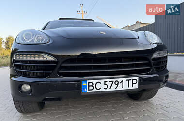 Внедорожник / Кроссовер Porsche Cayenne 2012 в 