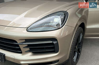 Позашляховик / Кросовер Porsche Cayenne 2018 в 