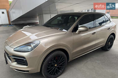 Позашляховик / Кросовер Porsche Cayenne 2018 в 