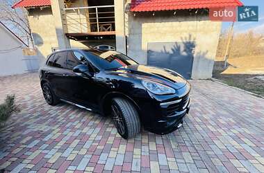 Внедорожник / Кроссовер Porsche Cayenne 2015 в 