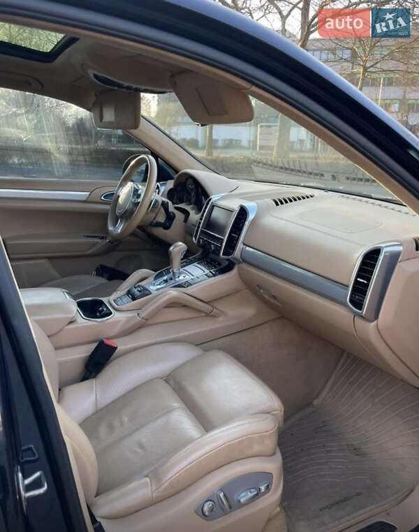Внедорожник / Кроссовер Porsche Cayenne 2010 в Трускавце
