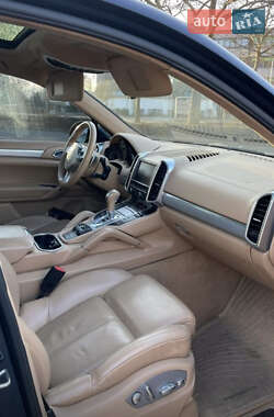 Внедорожник / Кроссовер Porsche Cayenne 2010 в 
