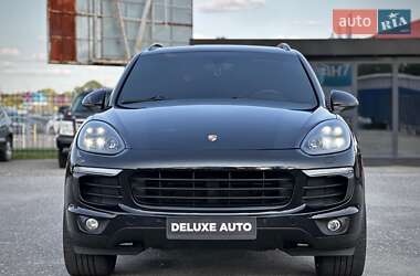 Внедорожник / Кроссовер Porsche Cayenne 2017 в 