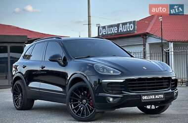 Внедорожник / Кроссовер Porsche Cayenne 2017 в 