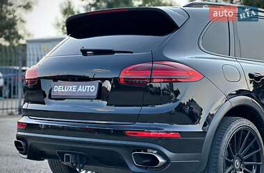 Внедорожник / Кроссовер Porsche Cayenne 2017 в 