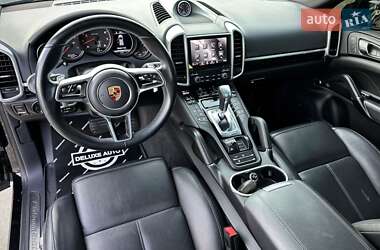 Внедорожник / Кроссовер Porsche Cayenne 2017 в 
