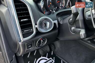Внедорожник / Кроссовер Porsche Cayenne 2017 в 