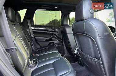 Внедорожник / Кроссовер Porsche Cayenne 2017 в 