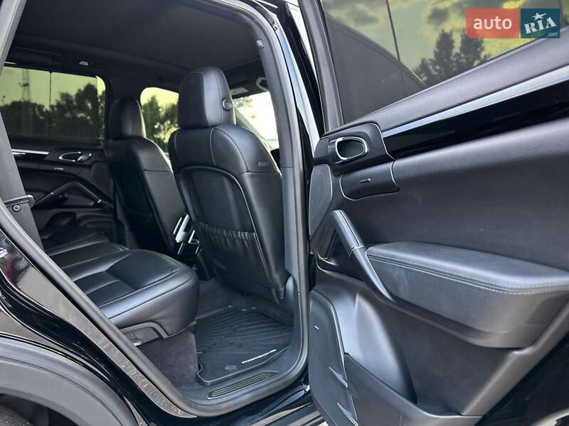 Позашляховик / Кросовер Porsche Cayenne 2017 в Києві