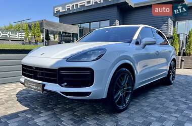Внедорожник / Кроссовер Porsche Cayenne 2018 в 