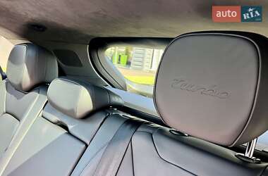 Внедорожник / Кроссовер Porsche Cayenne 2018 в 