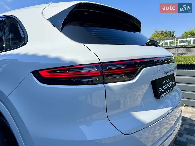 Внедорожник / Кроссовер Porsche Cayenne 2018 в Киеве
