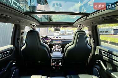 Внедорожник / Кроссовер Porsche Cayenne 2018 в 