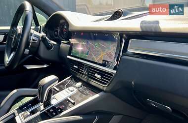 Внедорожник / Кроссовер Porsche Cayenne 2018 в 