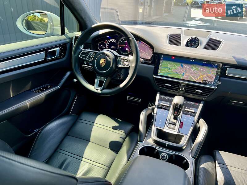 Внедорожник / Кроссовер Porsche Cayenne 2018 в Киеве