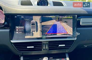 Внедорожник / Кроссовер Porsche Cayenne 2018 в 