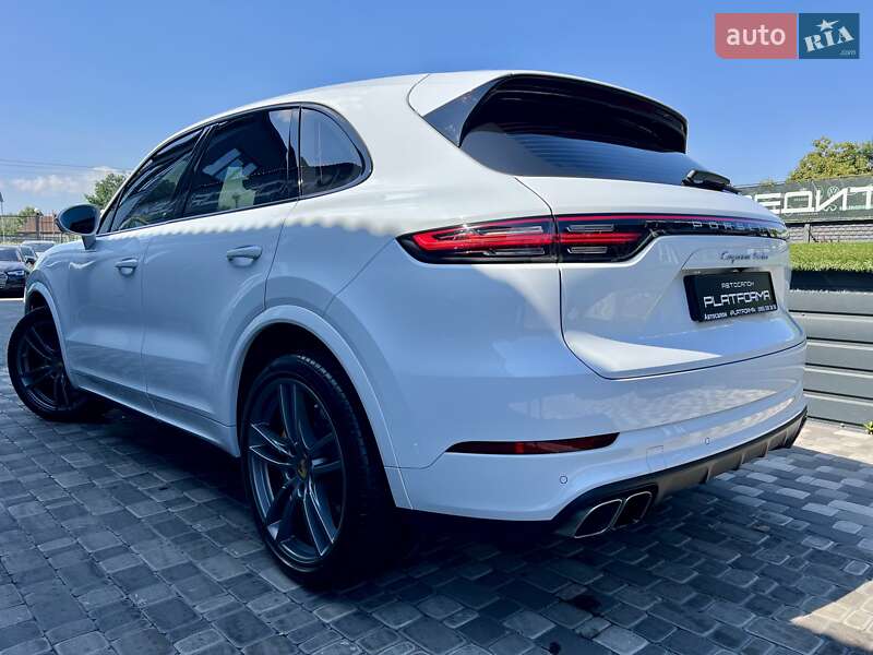 Внедорожник / Кроссовер Porsche Cayenne 2018 в Киеве