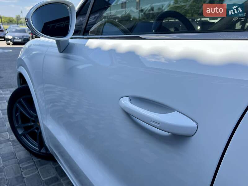 Внедорожник / Кроссовер Porsche Cayenne 2018 в Киеве