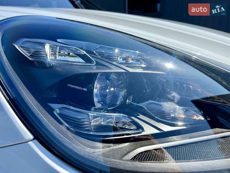Внедорожник / Кроссовер Porsche Cayenne 2018 в Киеве