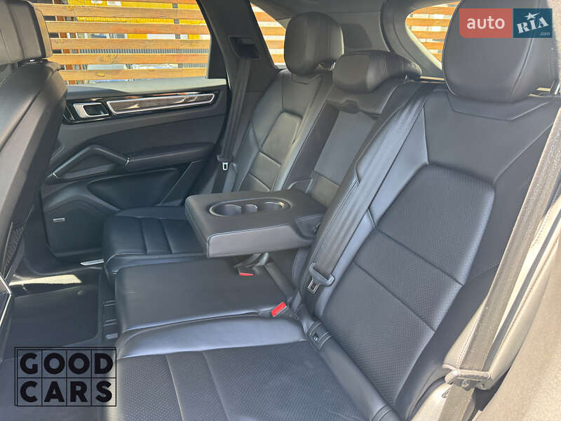 Позашляховик / Кросовер Porsche Cayenne 2018 в Одесі