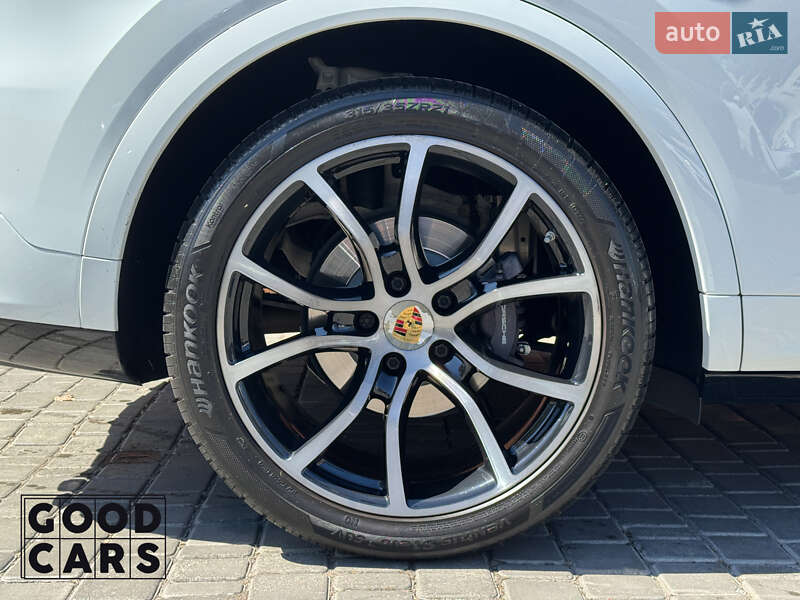 Позашляховик / Кросовер Porsche Cayenne 2018 в Одесі