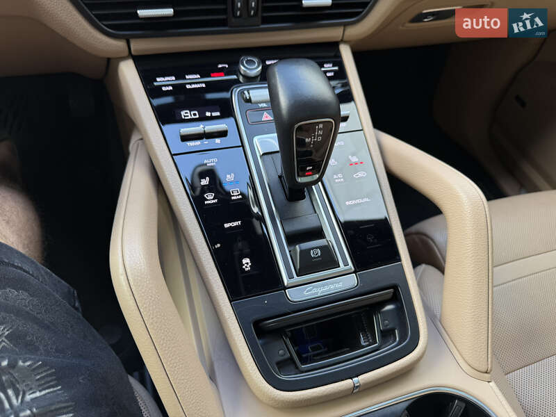 Внедорожник / Кроссовер Porsche Cayenne 2018 в Киеве