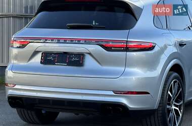 Внедорожник / Кроссовер Porsche Cayenne 2020 в 