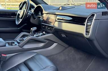 Внедорожник / Кроссовер Porsche Cayenne 2020 в 