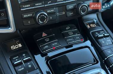 Позашляховик / Кросовер Porsche Cayenne 2014 в 