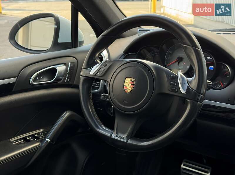 Позашляховик / Кросовер Porsche Cayenne 2014 в Києві