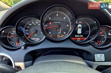 Внедорожник / Кроссовер Porsche Cayenne 2013 в 