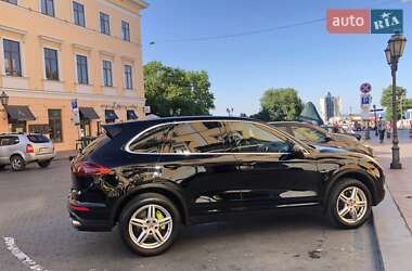 Внедорожник / Кроссовер Porsche Cayenne 2015 в Одессе