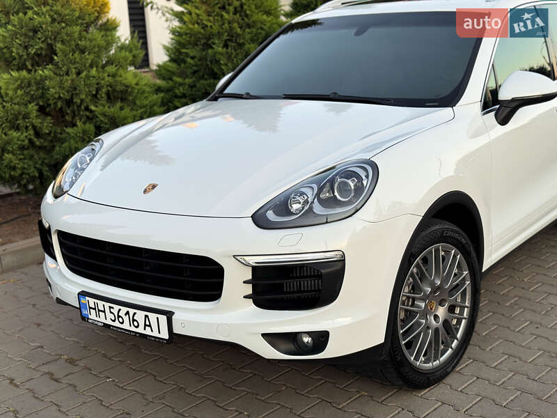 Позашляховик / Кросовер Porsche Cayenne 2016 в Одесі