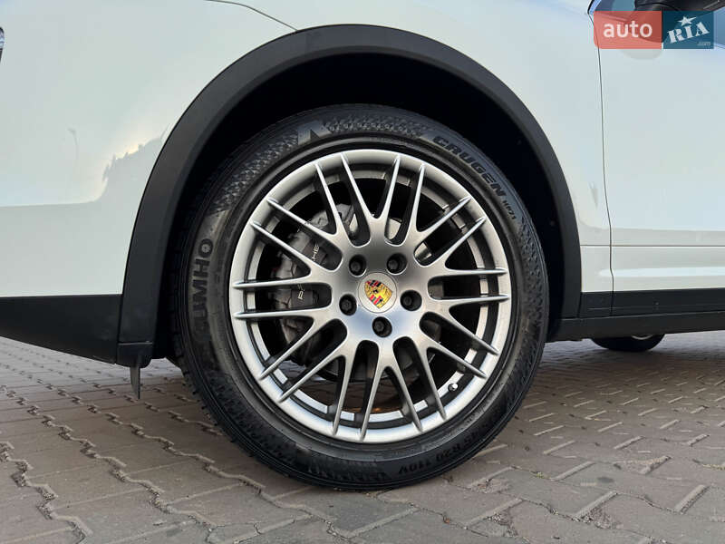 Позашляховик / Кросовер Porsche Cayenne 2016 в Одесі