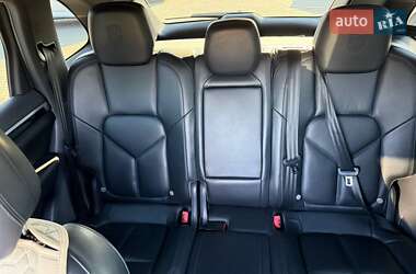 Внедорожник / Кроссовер Porsche Cayenne 2013 в 