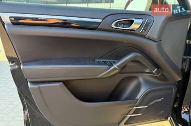 Внедорожник / Кроссовер Porsche Cayenne 2013 в 