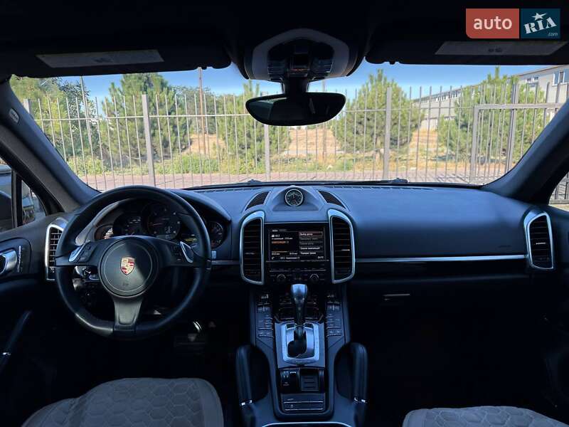 Позашляховик / Кросовер Porsche Cayenne 2013 в Одесі