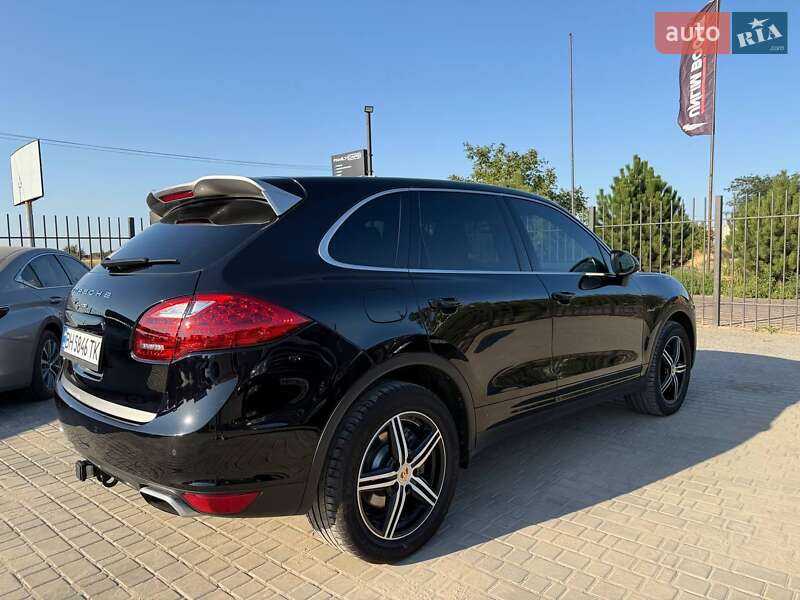 Позашляховик / Кросовер Porsche Cayenne 2013 в Одесі