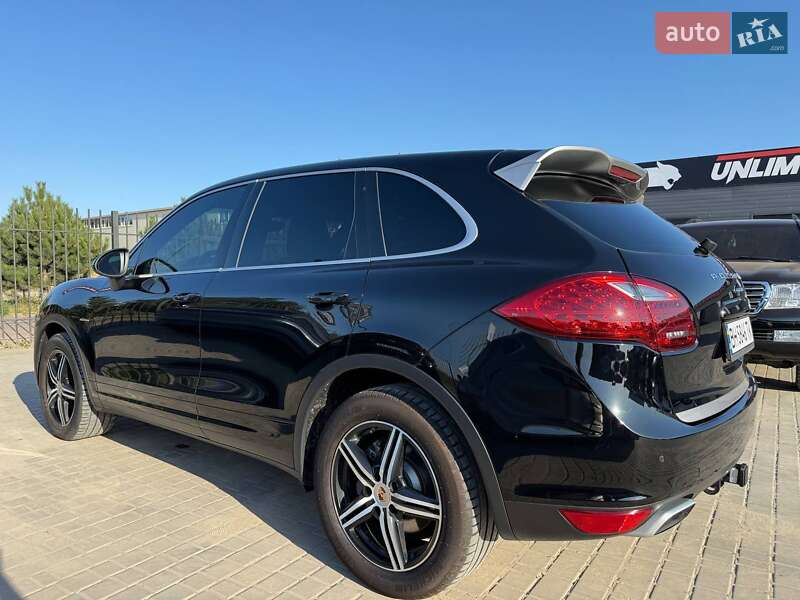 Позашляховик / Кросовер Porsche Cayenne 2013 в Одесі
