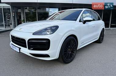 Внедорожник / Кроссовер Porsche Cayenne 2021 в 