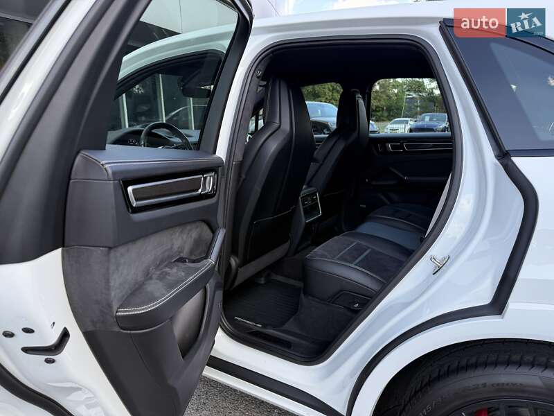 Внедорожник / Кроссовер Porsche Cayenne 2021 в Днепре