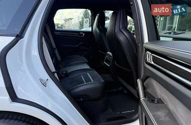 Внедорожник / Кроссовер Porsche Cayenne 2021 в 