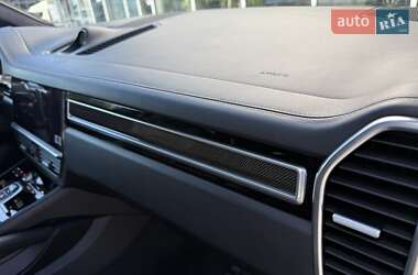 Внедорожник / Кроссовер Porsche Cayenne 2021 в 