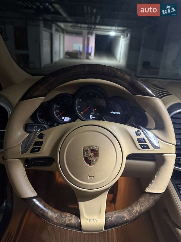 Позашляховик / Кросовер Porsche Cayenne 2013 в Києві