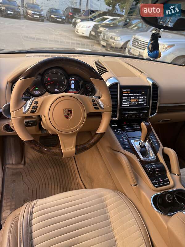 Позашляховик / Кросовер Porsche Cayenne 2013 в Києві