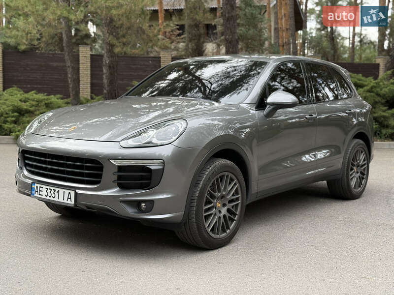 Внедорожник / Кроссовер Porsche Cayenne 2015 в Новомосковске