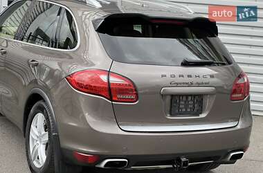 Позашляховик / Кросовер Porsche Cayenne 2012 в 