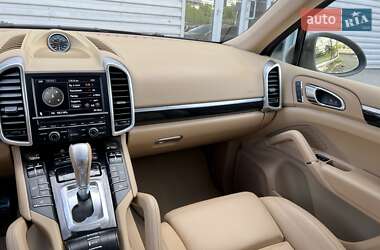Позашляховик / Кросовер Porsche Cayenne 2012 в 