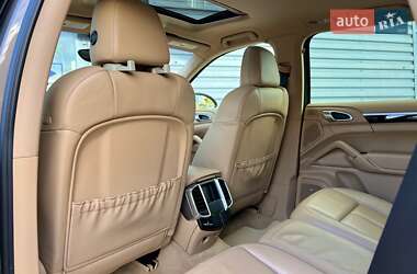 Позашляховик / Кросовер Porsche Cayenne 2012 в 