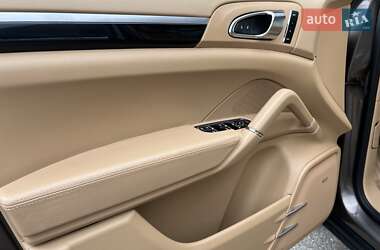 Позашляховик / Кросовер Porsche Cayenne 2012 в 